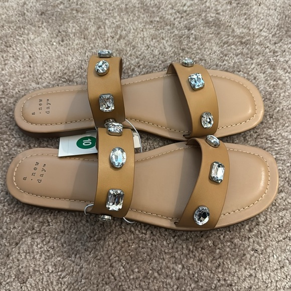 A New Day Brit Two Band Embellished Sandals Size 10 Color Tan - Picture 6 of 9